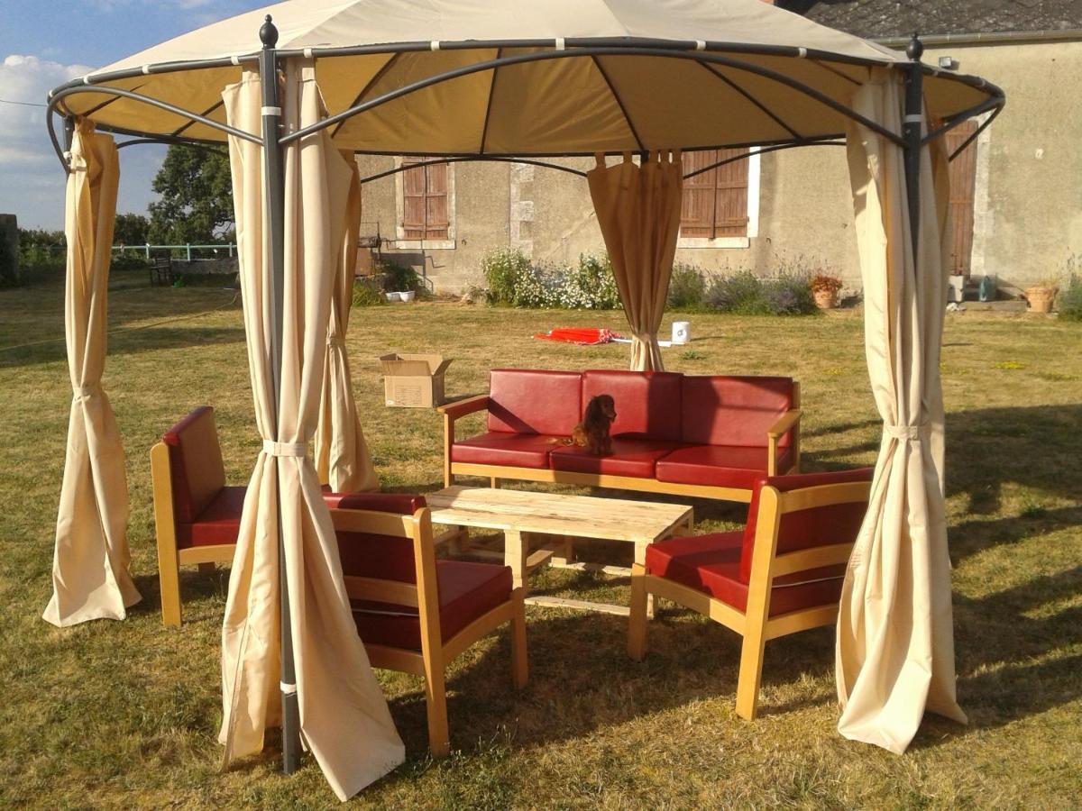 Bed and Breakfast Domaine De La Rue La Berthenoux Exterior foto